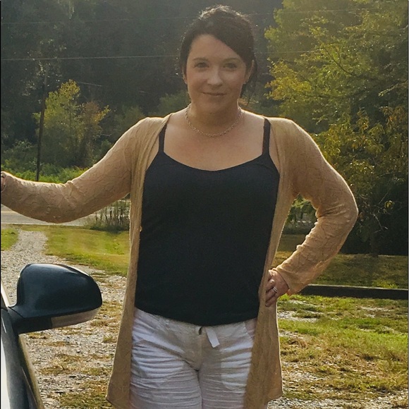 Meet your Posher, Jennifer - Picture 2 of 2